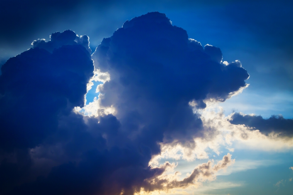 Nature horizon light cloud