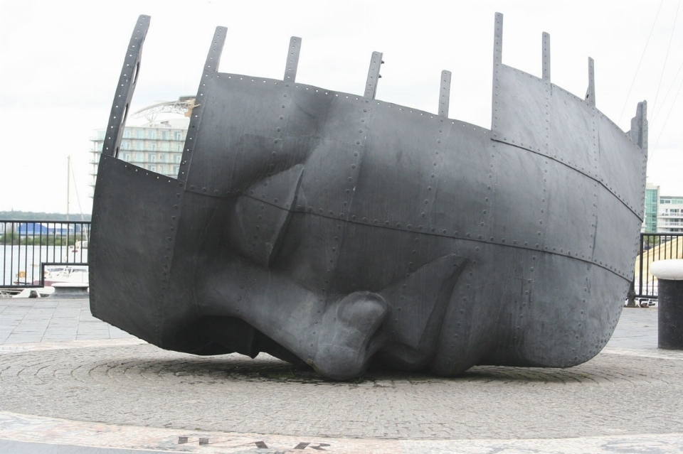 Barco monumento vehículo punto de referencia