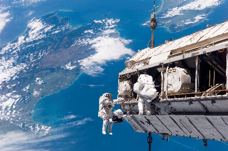 Foto Cadeia de montanhas
 veículo astronauta nasa