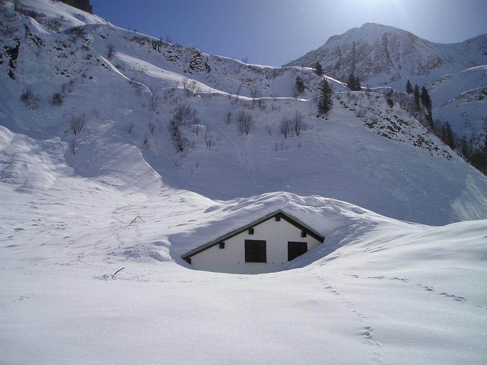 Montanha neve inverno lar