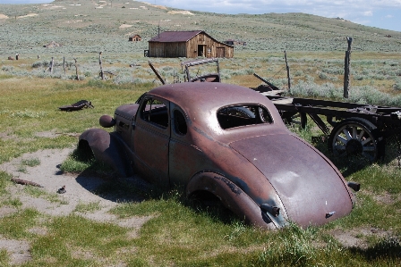 Car wheel old rust Photo