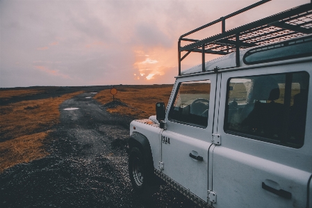 Фото закат машина jeep путешествовать