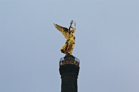 Photo Ciel ville monument statue