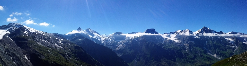 Paesaggio natura montagna catena montuosa
