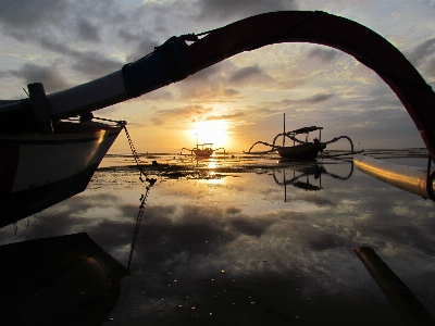 Foto Pantai lanskap laut matahari