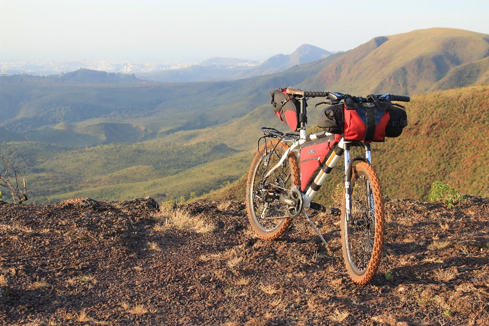 Bicicletta andare in mountain bike
 morfologie montuose
 bike