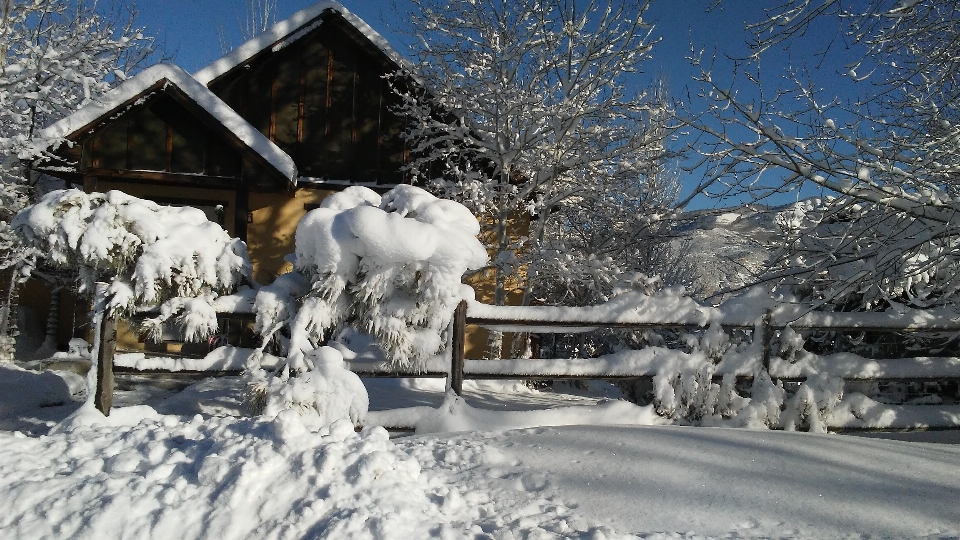 Colorado ev kar mavi gökyüzü
