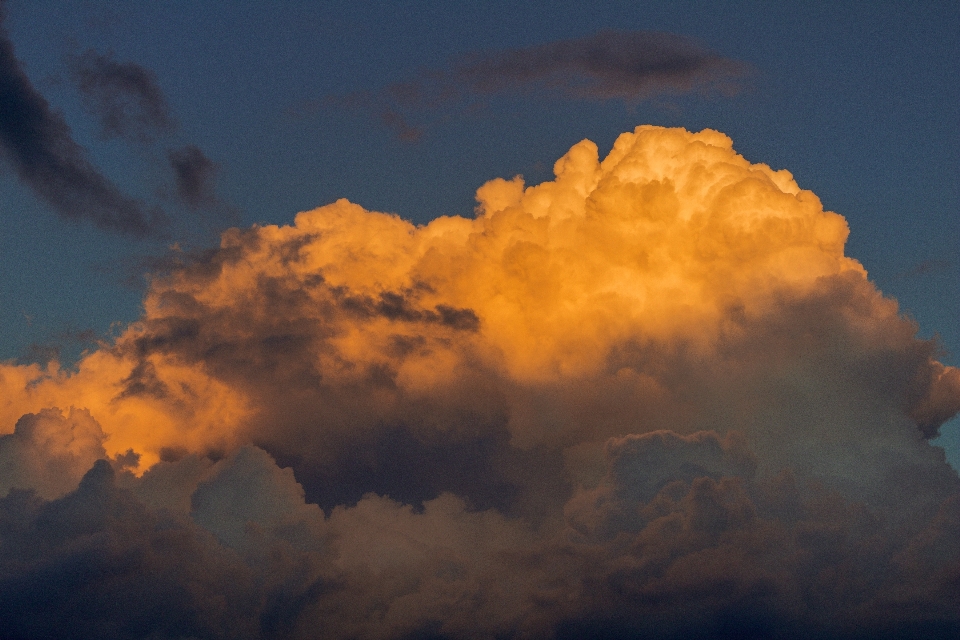 Cloud storm rain moody