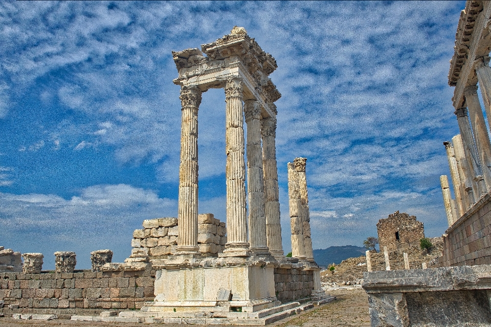 Yapı kalıntılar dönüm noktası tarihi mekan
