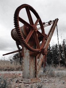 Wheel perspective metal hook Photo