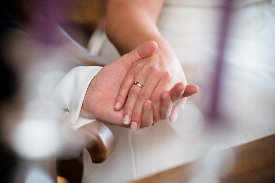 Hand ring finger hochzeit