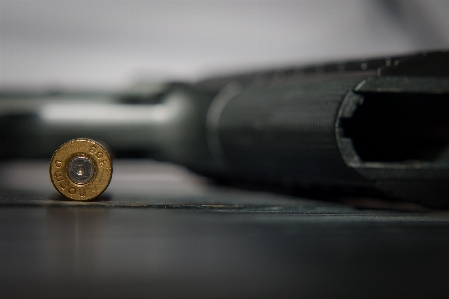 武器 閉じる
 銃 弾薬 写真