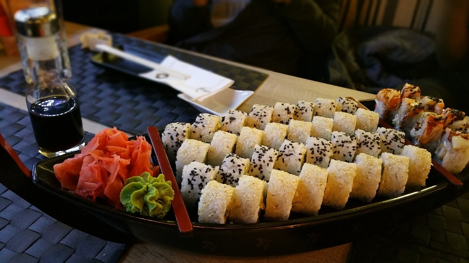 Asiatisch gericht mahlzeit essen