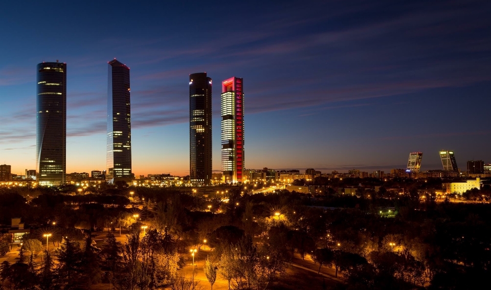 Orizzonte cielo notte edificio