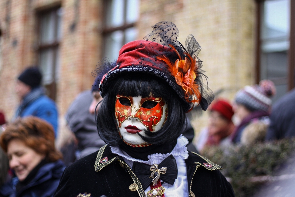 Sokak karnaval siyah başlık