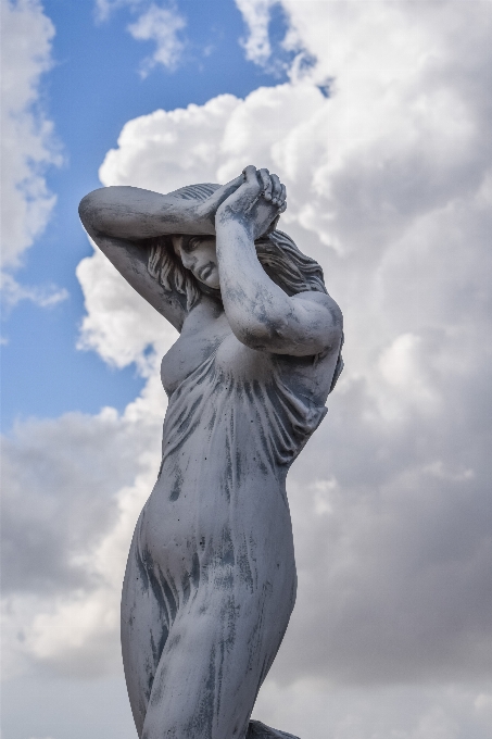 Nuvem céu mulher monumento