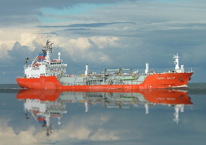 Sea water sky ship Photo