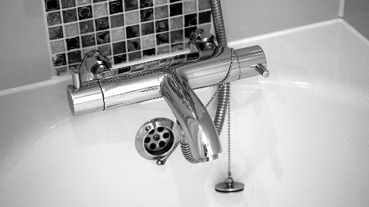 Foto Agua en blanco y negro
 metal