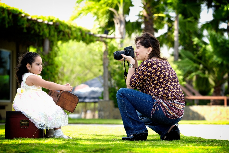 人 女の子 カメラ 写真撮影