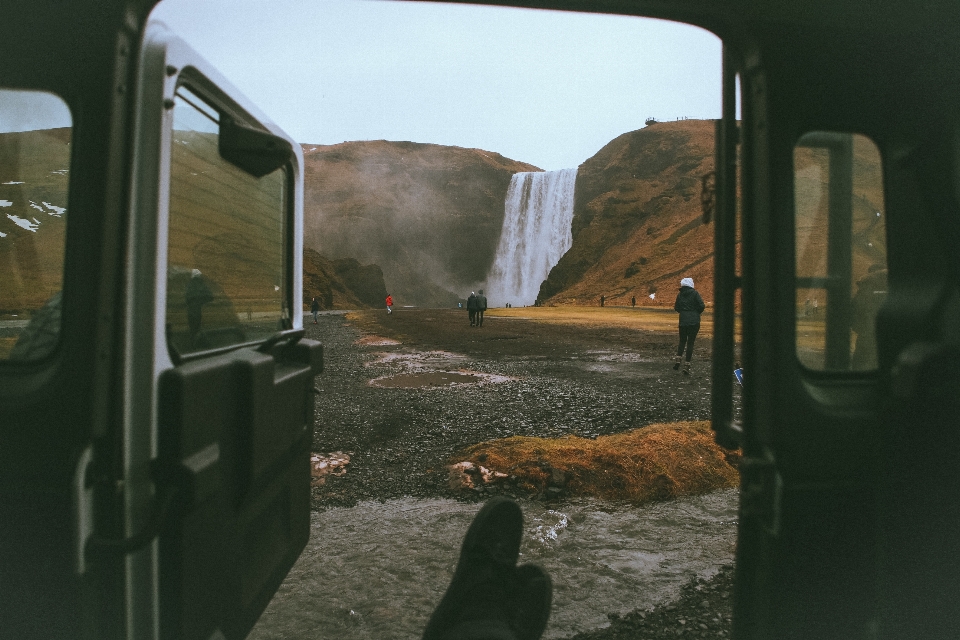 Window driving transport vehicle