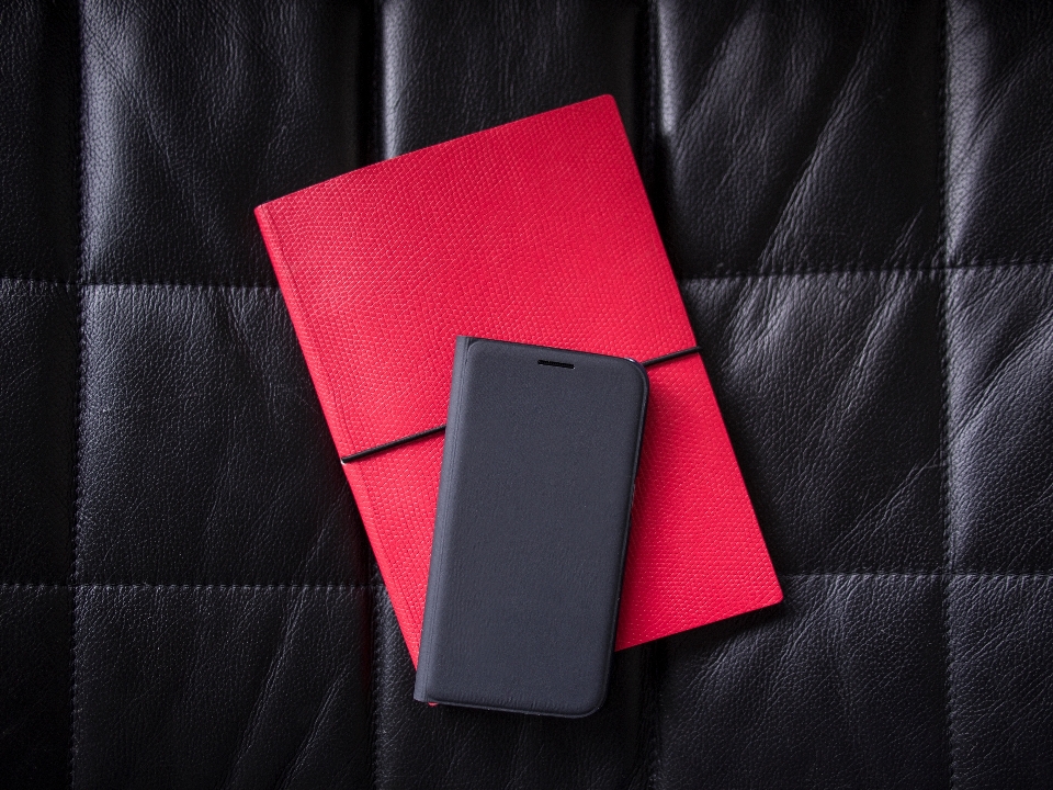 Notebook smartphone couro vermelho