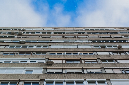 建築 構造 窓 屋根 写真