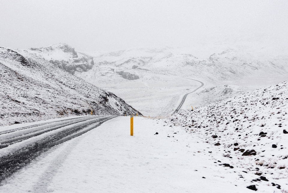 Berg schnee winter schwarz und weiß
