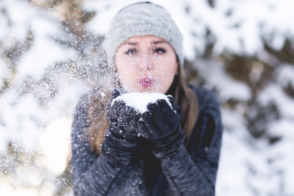 Nieve invierno mujer clima