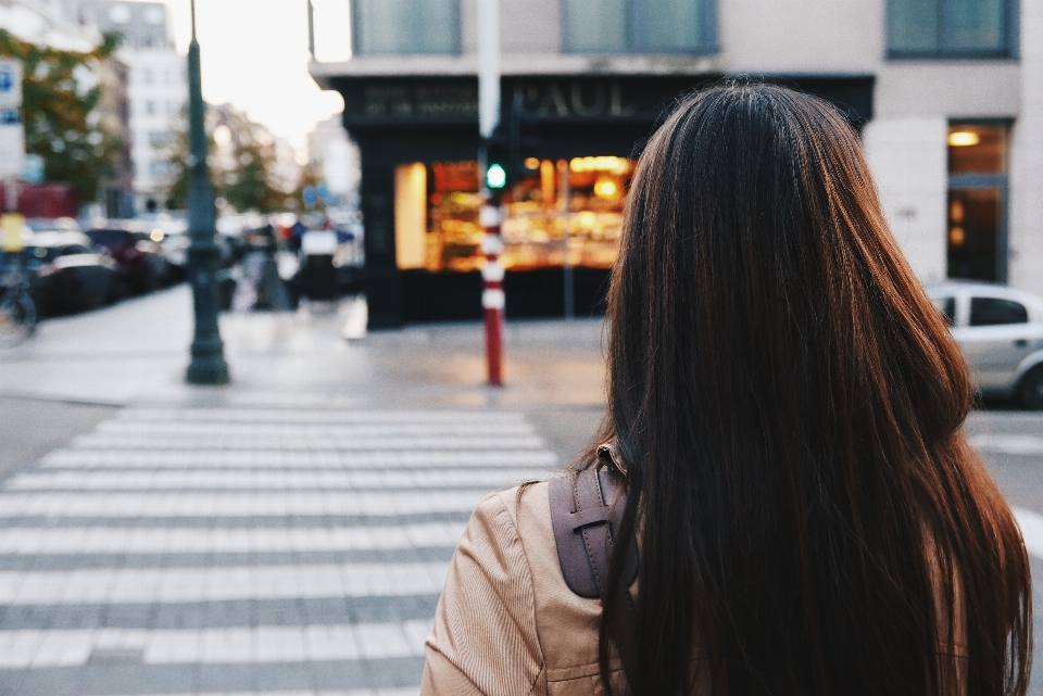 Pejalan kaki wanita jalan perempuan