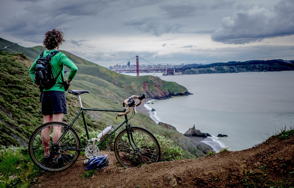 Meer person berg fahrrad