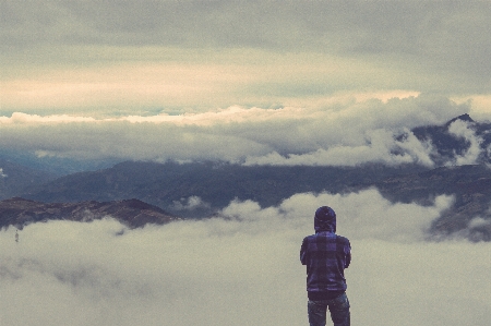 Horizon person mountain snow Photo