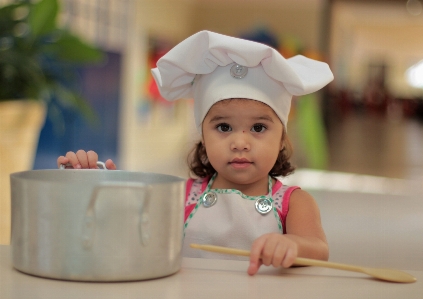 Foto Jogar criança infantil pequena