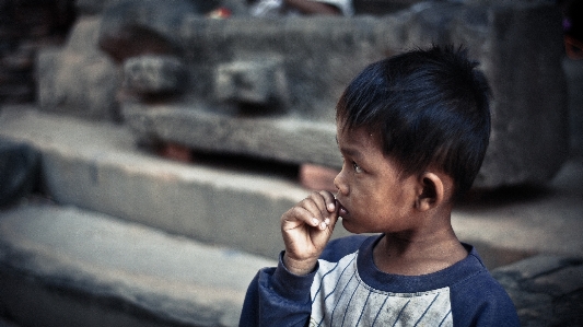 Foto Orang rakyat anak laki-laki