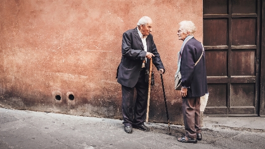 Foto Uomo persona donna strada