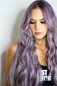 Foto Cabelo roxo penteado
 longo
