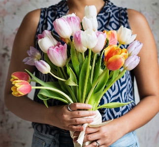 Person plant stem flower Photo