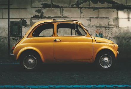 Foto Auto rueda vehículo fiat 500
