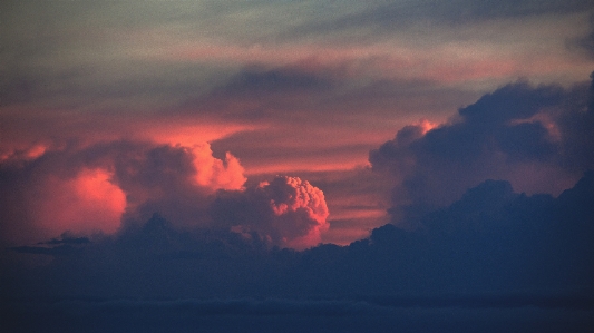 Foto Orizzonte montagna nube cielo