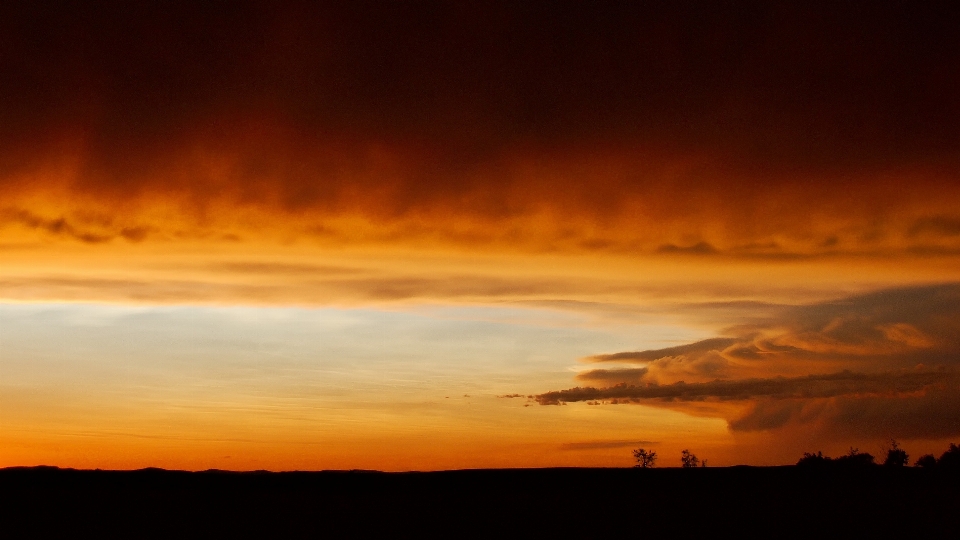 Horizonte nube cielo sol