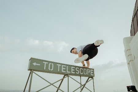 Skateboard skateboarding jumping extreme sport Photo