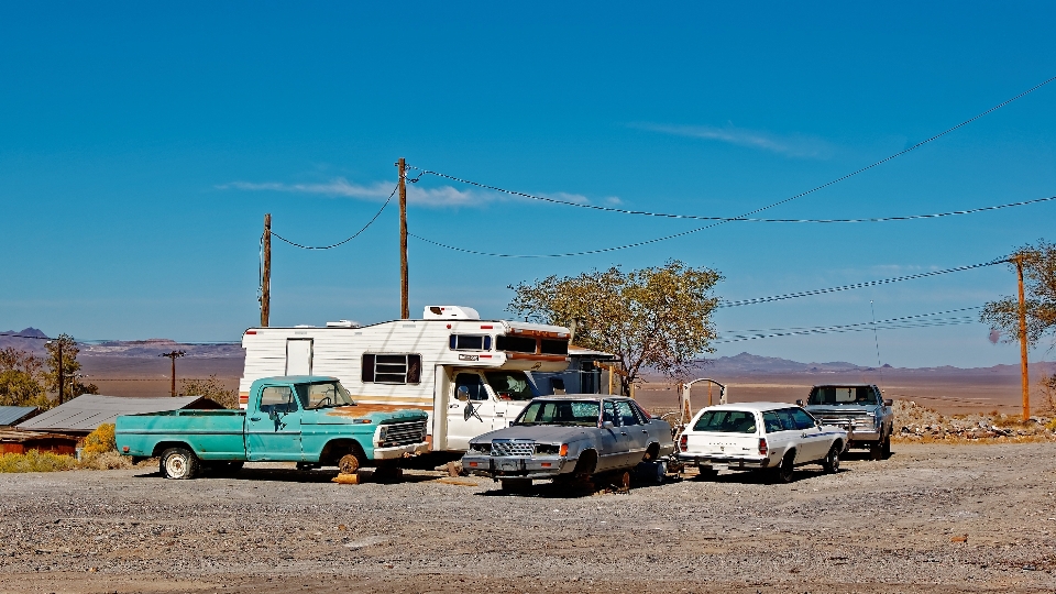 Camino desierto viajar suburbio