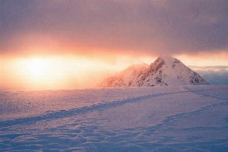 Sea horizon mountain snow Photo