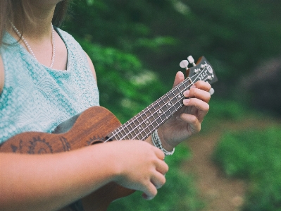 Foto Mano guitarra acustica dedo