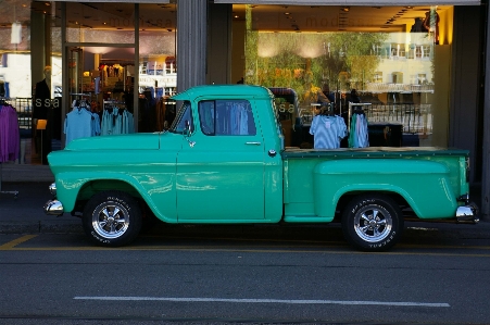 Foto Mobil retro truk kendaraan