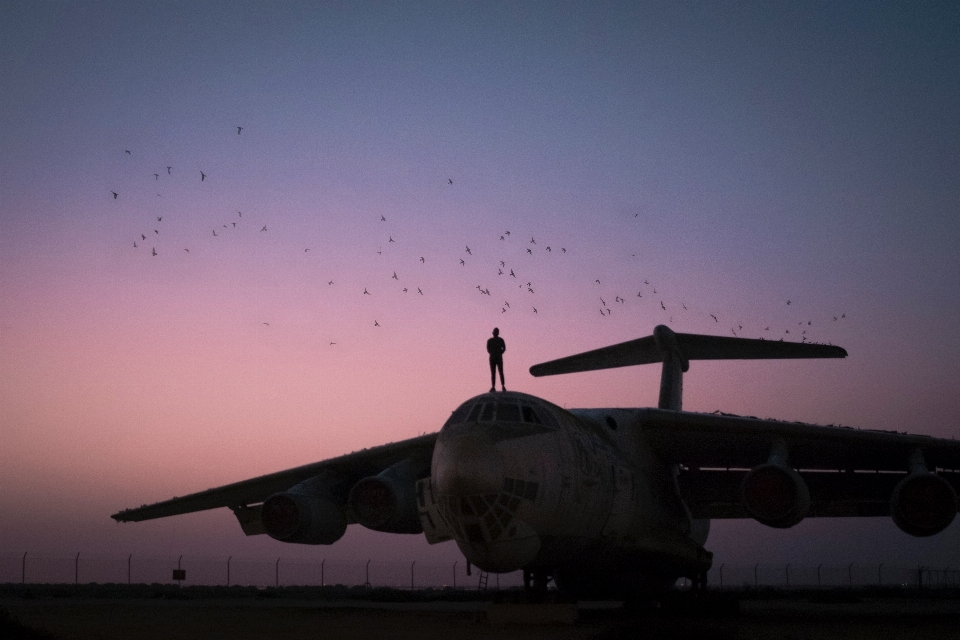 Aereo veicolo compagnia aerea aviazione