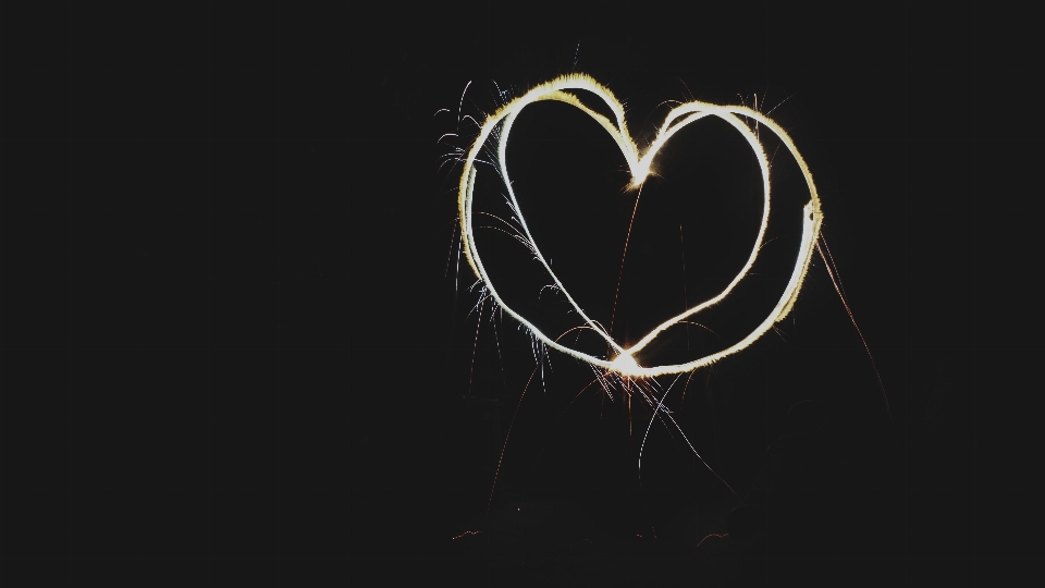 Wing sparkler heart circle