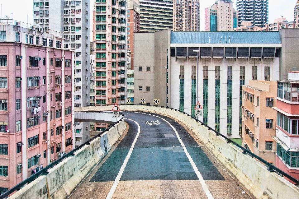 道 街 超高層ビル 通路