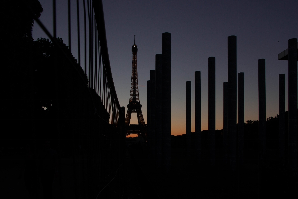 Horizon silhouette light skyline