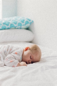 Foto Orang anak mebel tidur sebentar
