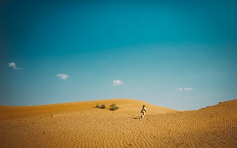 Foto Paesaggio sabbia orizzonte deserto